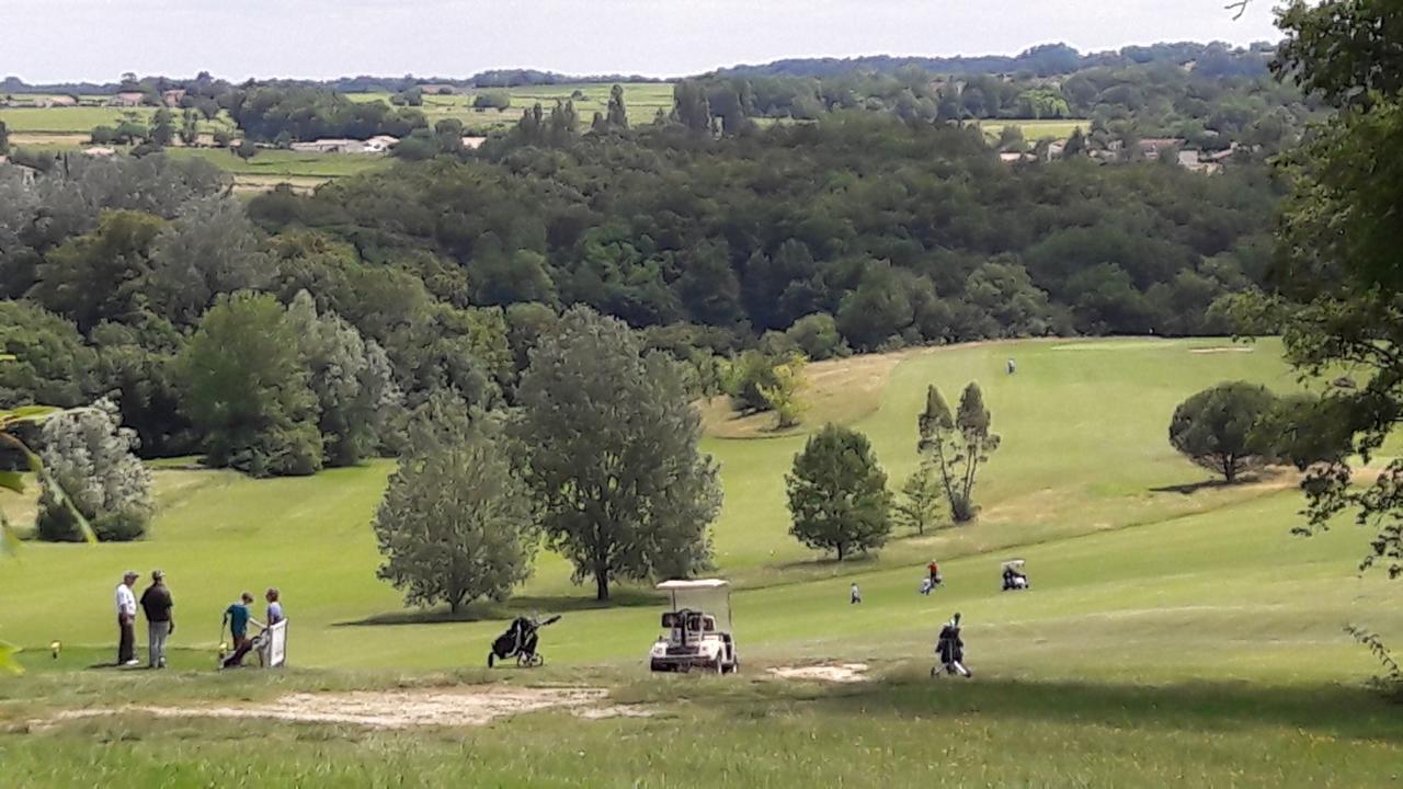 לינה וארוחת בוקר Beychac-et-Caillau Golf De Teynac מראה חיצוני תמונה
